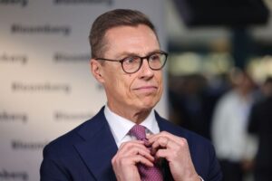 Президент Финляндии приветствует "гениальный" план по изъятию замороженных российских активов для Украины