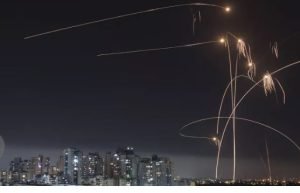 Что представляет собой ПВО Израиля? И почему она так эффективна?