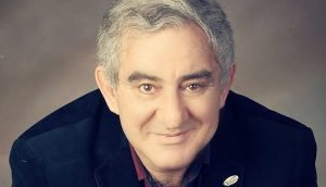 Михаил Казиник: «Забирать у детей детство, чтобы сообщать им кучу информации, – это преступно»