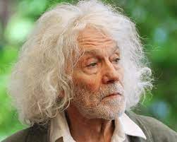 Почему «добрый сказочник» Александр Леньков сам шил одежду для жены и дочери