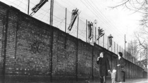 Как бежали за «железный занавес»