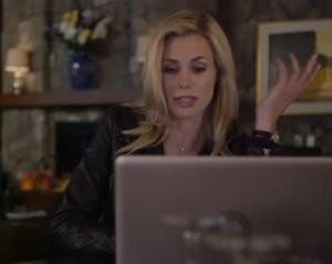 ЧТО-ТО НЕЛАДНОЕ ТВОРИТСЯ НА КУРОРТЕ. РАССЛЕДОВАНИЕ ДЕТЕКТИВА И ШЕФ-ПОВАРА  Видео