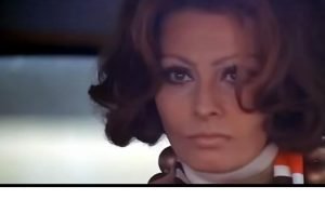 Софи ЛОРЕН и Марчелло МАСТРОЯНИ в романтической комедии "ЖЕНА СВЯЩЕННИКА" (1970)  Видео