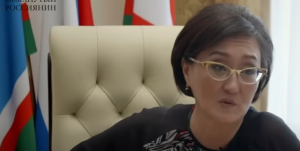 Мэр Якутска снимает портреты путина, отбирает у чиновников Внедорожни  Видеокирожники!