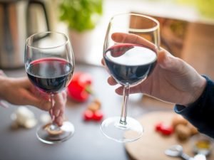 Красное вино улучшает работу кишечника