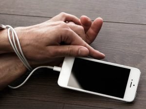 Зависимость от смартфона  /От редакции/