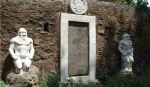 Какую тайну хранят римские «Алхимические ворота»: портал, который должен помочь разгадать загадку философского камня