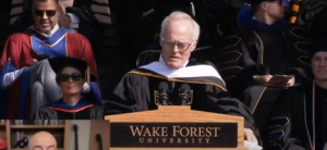 РЕЧЬ КОТОРАЯ ПОРВАЛА АМЕРИКУ: ЖУРНАЛИСТ СКОТТ ПЕЛЛИ ВЫПУСКНИКАМ: НЕВЕЖЕСТВО РАБОТАЕТ НА ВЛАСТЬ!