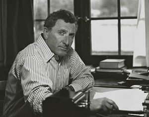 «Когда кончится война, миром будут править люди» —  Ирвин Шоу