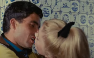 Les Parapluies de Cherbourg, 1964 (The Umbrellas of Cherbourg, Catherine Deneuve & Nino Castelnuovo)  Видео