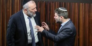 Идеология – дымовая завеса, главное – ДЕНЬГИ!!!!!  /От редакции/