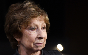 На Лию Ахеджакову написали донос в Генпрокуратуру