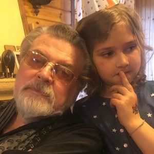 Правнучка Ася бегает – четыре года.