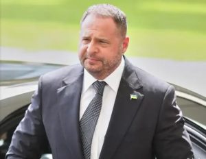 Ермак после отставки заявил, что идет на фронт