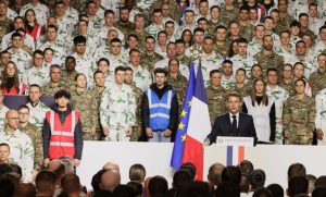 Франция возродила военную службу из-за угрозы со стороны России