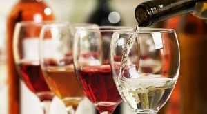 Китайские ученые: шампанское, красное и белое вино снижают риск заражения коронавирусом