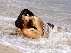 Ученые: купание в море вредит здоровью  Scientists: swimming in the sea is harmful to health