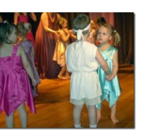 Потому что на десять девчонок…