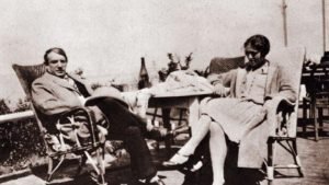 Роман Пабло Пикассо и Ольги Хохловой в картинах: русская балерина подарила Пикассо революционные идеи в творчестве, знакомство с Россией и в