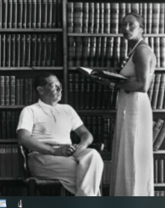 Он — немецкий писатель Лион Фейхтвангер.  Она — Марта Фейхтвангер, его жена.