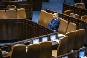 Нафтали Беннет обращается к общественности: «Не дайте погрузить страну в хаос»  /СКР/