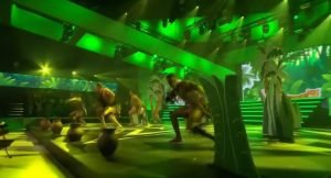 De Candymen gaan he-le-maal naakt! — HOLLAND'S GOT TALENT  Видео