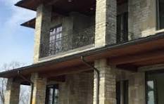 Голый мужчина на балконе…