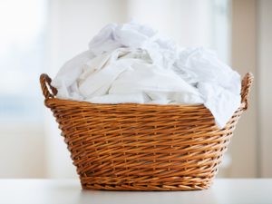 Как часто надо менять постельное белье, и какая в нем кроется опасность