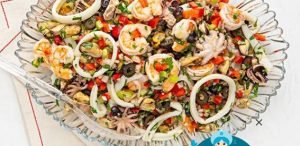 Теплый салат из морепродуктов по-итальянски