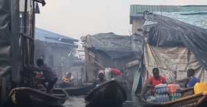 В Это Невозможно Поверить, но в Этих Домах Живут Люди  Видео