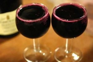 Бокал вина в старости, куда важнее различных упражнений