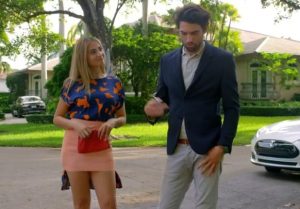 Они берут дорогой особняк напрокат узнав о смерти владельца |  Видео