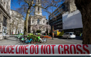 Искусственный интеллект будет выявлять потенциальных убийц в Великобритании. Критики называют это антиутопией