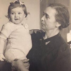 Сегодня День рождения моей бабушки.