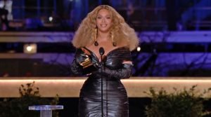 Певица Бейонсе стала обладательницей рекордного числа премий «Грэмми»