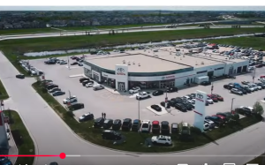 Илон в панике: Toyota представляет авто, которое превосходит Tesla, и он теряет контроль!  Видео