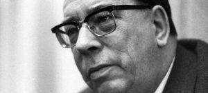 Из нацистов вон