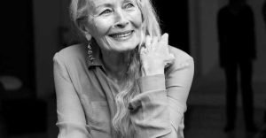 ЖЕНЩИНУ – КОРОЛЕВУ вы узнаете сразу