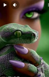 Зелёные глаза и змея  Видео