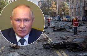 царёк торопится. И одновременно не знает, что делать