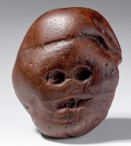 В 1920-х годах археологи исследовали Макапансгат — комплекс пещер на северо-востоке ЮАР.