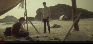 Их самолет потерпел крушение и они вынуждены бороться за выживание  Видео