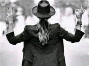 — Надо звать нашу мисс Марпл…