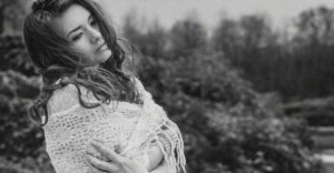 Проникновенный стих: «Очень важно остаться женщиной»