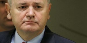 Израиль  Нетаниягу воображает себя Черчиллем. В истории он может остаться, как Милошевич