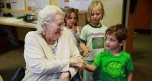 — Ты всю жизнь мне изгадила! Будь человеком, если ты хоть немного любишь нас, уйди!