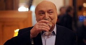 Михаил Жванецкий: «Пока семь раз отмеришь, другие уже отрежут!»  Видео