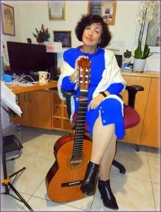 "Мама, зачем ты приехала сюда, чтобы спать на матрасе, который кто-то выкинул?"