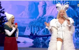 Очень богатая женщина заколдовала в Новый Год  Видео