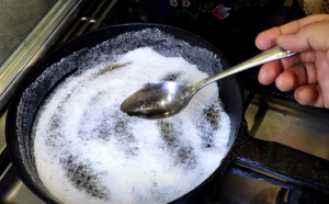 К СКОВОРОДЕ ничего НЕ прилипнет!  Видео